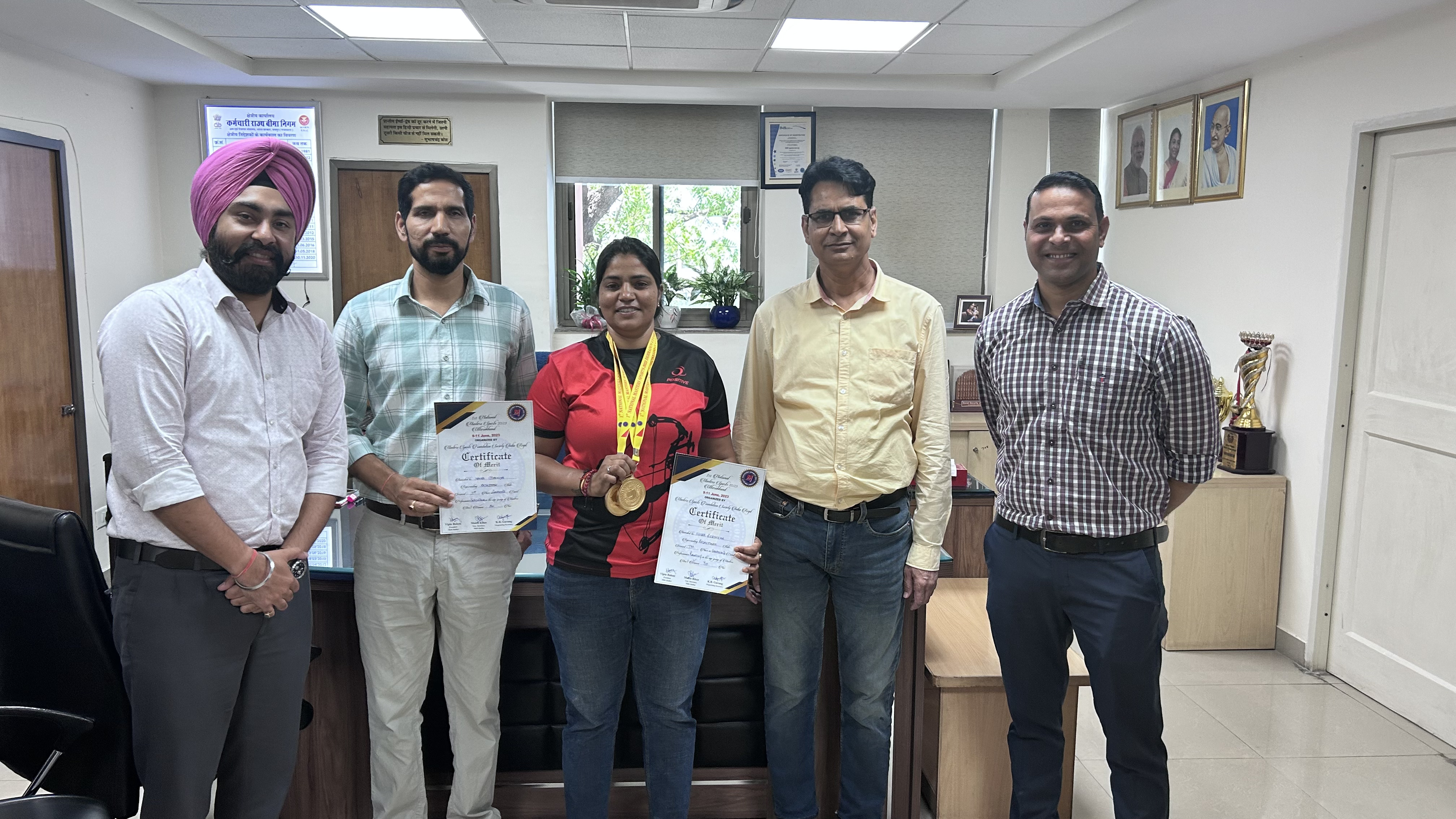 दिनांक 9 जून, 2023 से दिनांक 11 जून, 2023 तक उत्तराखंड में आयोजित की गई तीरंदाजी की अखिल भारतीय स्तर की खेलकूद प्रतिस्पर्धा फ़र्स्ट नेशनल मास्टर्स स्पोर्टस में रैंकिंग तथा परफ़ोर्मेंस दोनों में ही सुश्री नीरा सिरोहिया ने प्रथम स्थान प्राप्त कर दो स्वर्ण पदक हासिल कर निगम का नाम रोशन किया। 